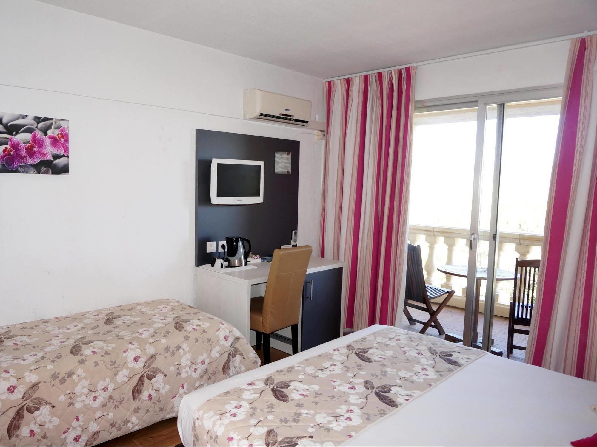 Logis Hotel Le Col De L'Ange Ντραγκινιάν Εξωτερικό φωτογραφία